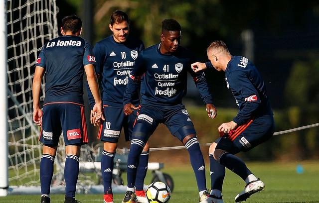 包含沃夫斯堡对阵斯图加特,备受关注的对决的词条 包含沃夫斯堡对阵斯图加特,备受关注的对决的词条