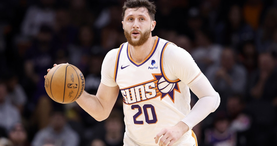 太阳队客场遭遇连败,球员状态起伏 太阳队客场遭遇连败,球员状态起伏