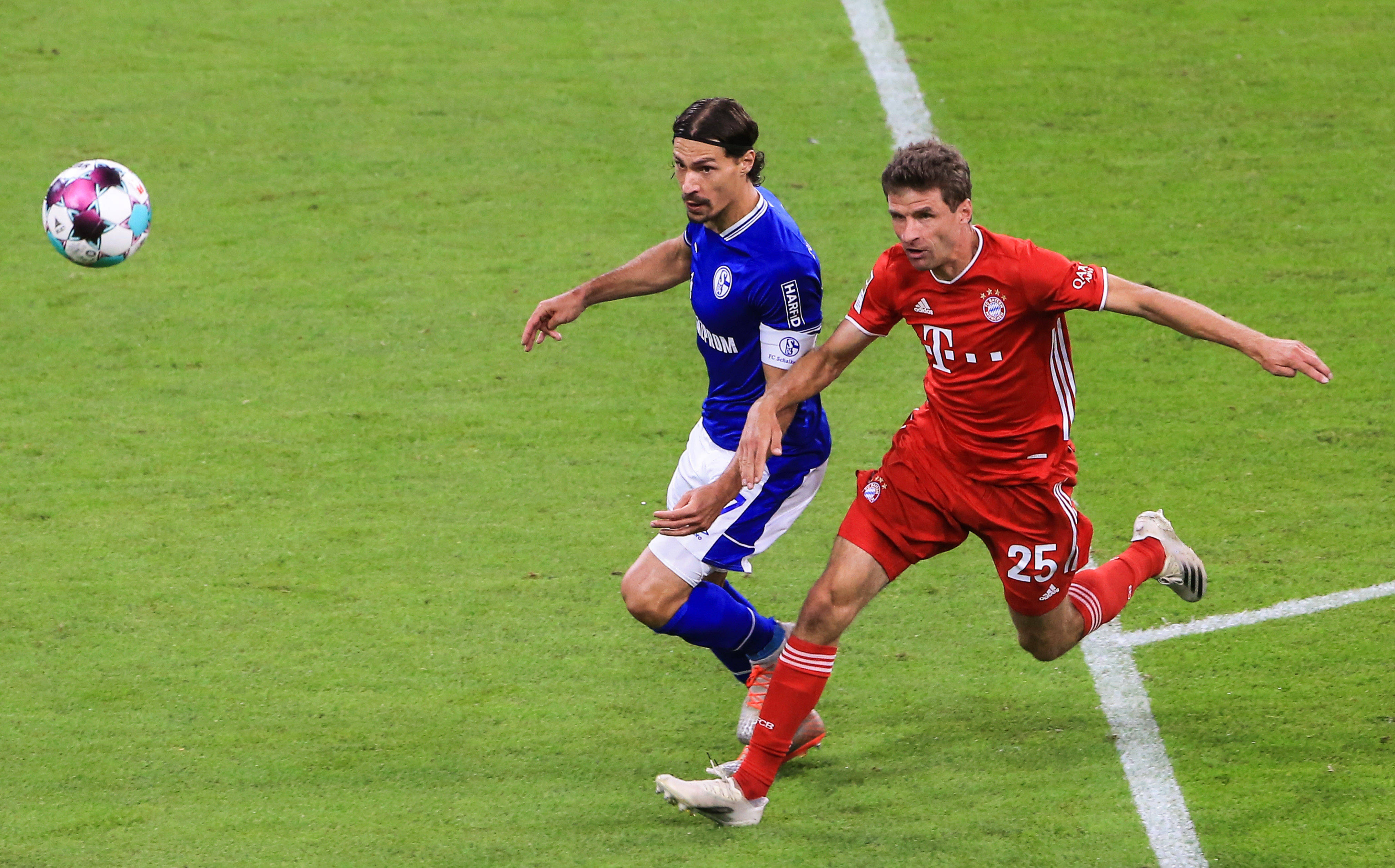 关于沙尔克客场挫败，德甲保级前景雪上加霜的信息