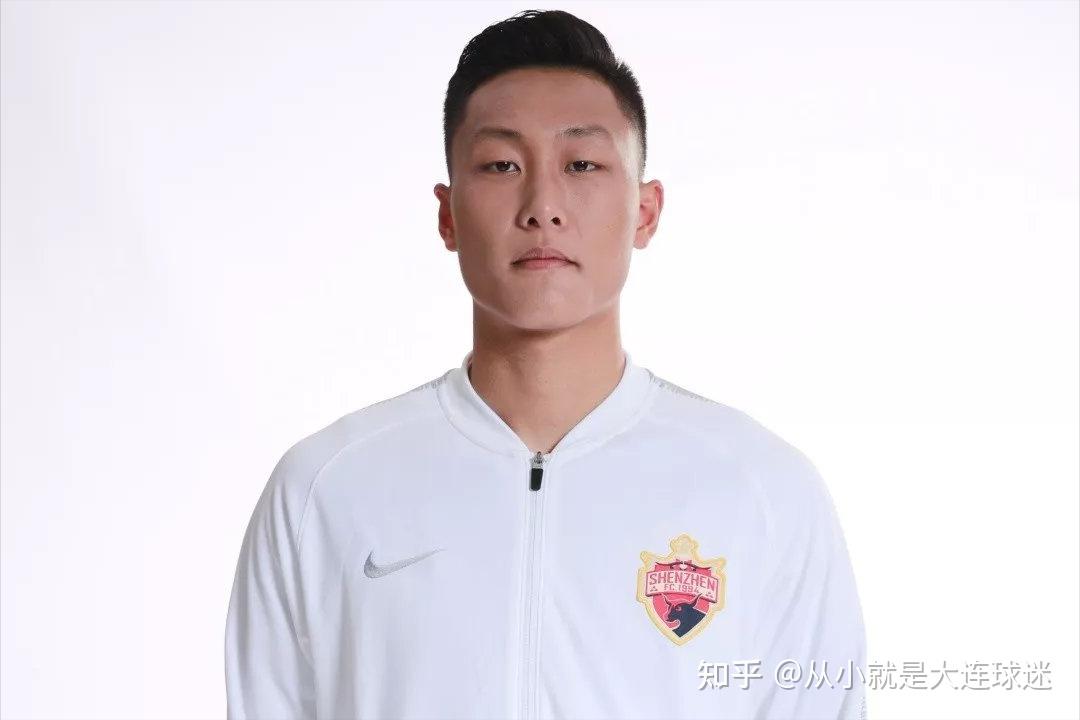 包含辽宁宏运客场迎战大连人，欲夺取三分逐渐拉开积分差距的词条