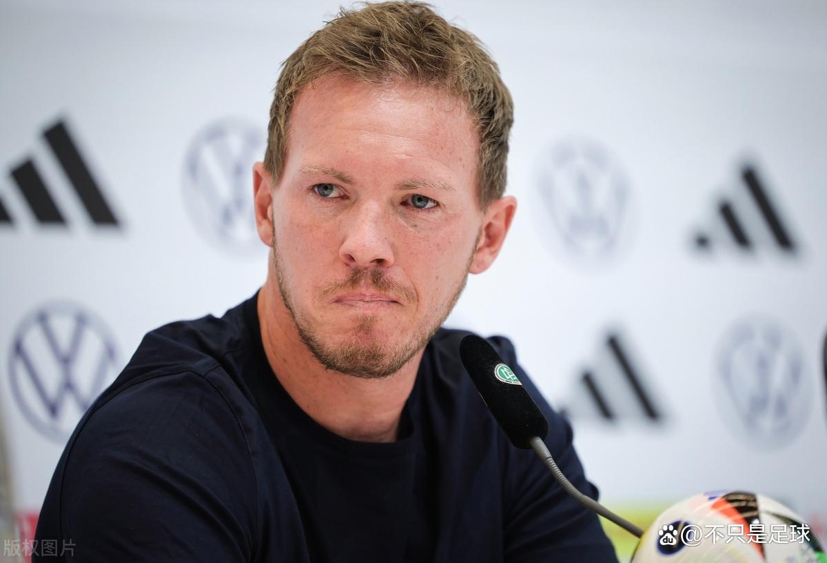 德国客场失利，荷兰队逆转胜利跻身小组第一的简单介绍