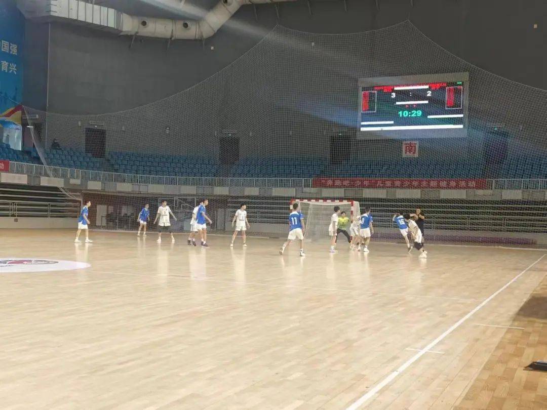 关于球队球员组织球员交流会，共商战术的信息