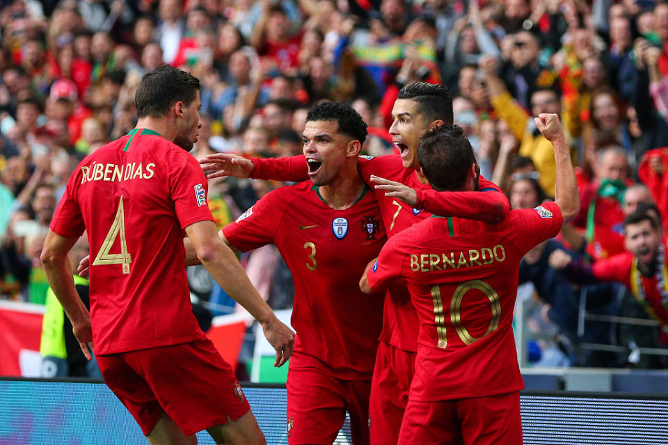 包含葡萄牙对克罗地亚：强强对决即将上演的词条