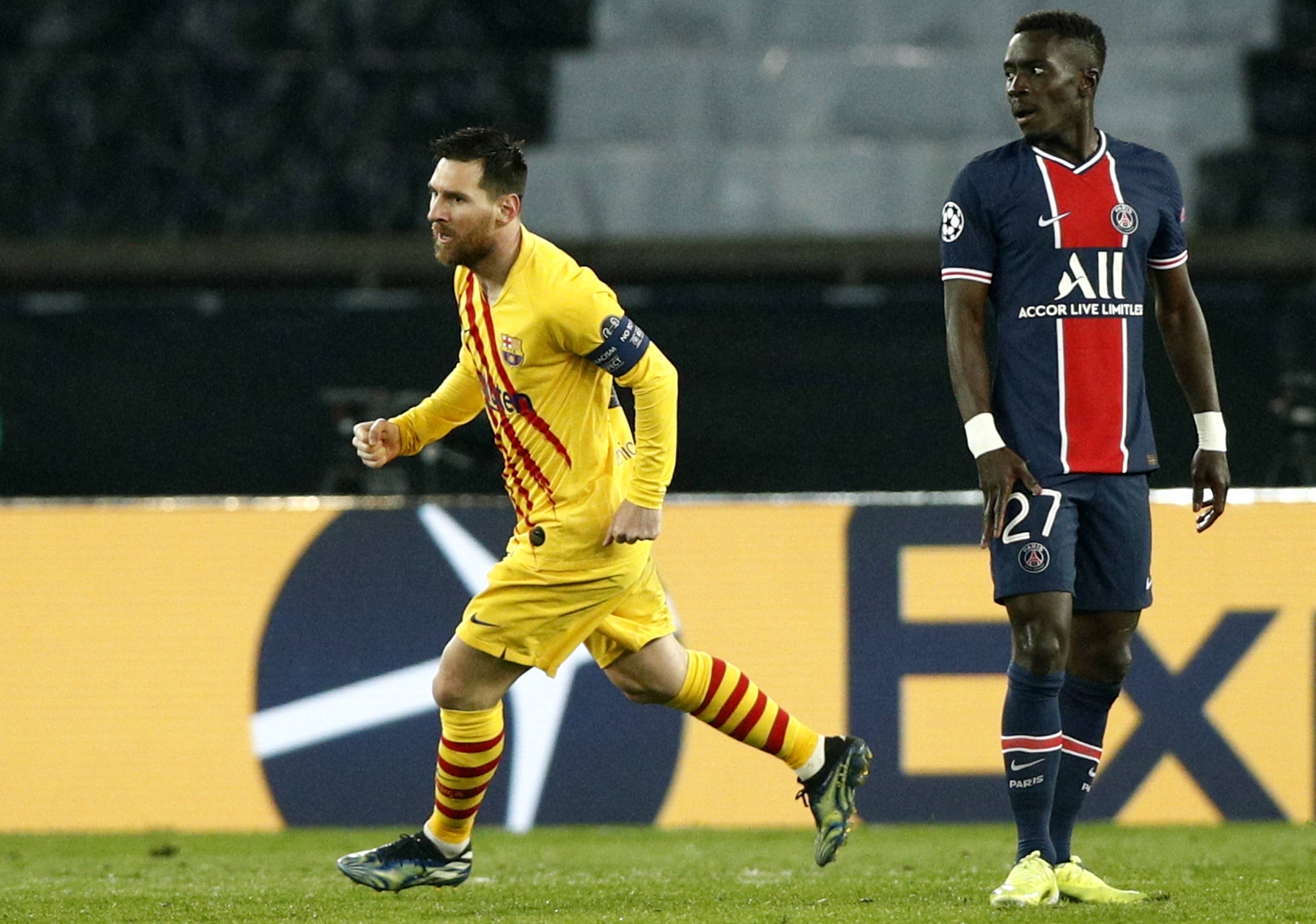 包含老挝球队成功晋级国际足球锦标赛八强的词条