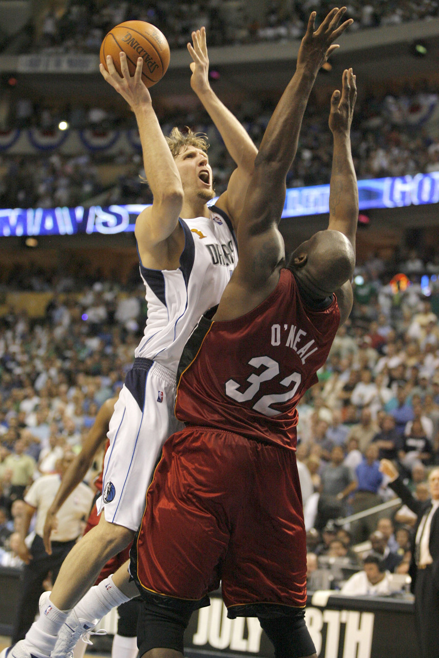 诺维奇客场击败布莱顿，取得关键三分