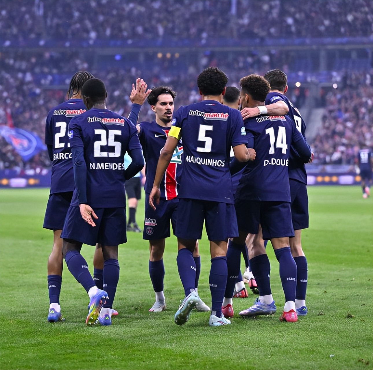 包含巴黎圣日耳曼力克对手，晋级国内四强的词条