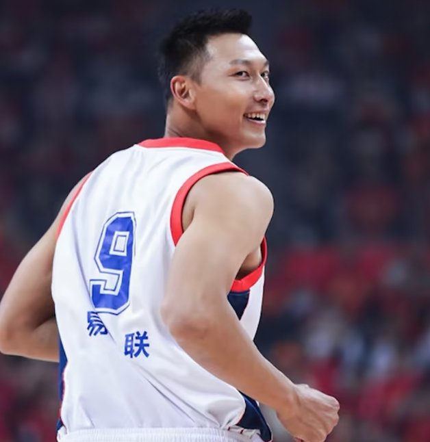 中国男篮热身赛：易建联发挥出色，带领队伍取得胜利的简单介绍