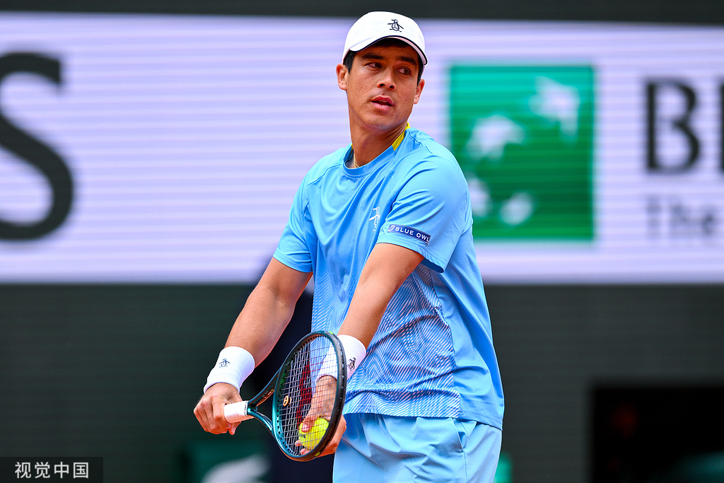 西班牙网球队翻盘意大利网球队,德约科维奇统治全场的简单介绍 西班牙网球队翻盘意大利网球队,德约科维奇统治全场的简单介绍