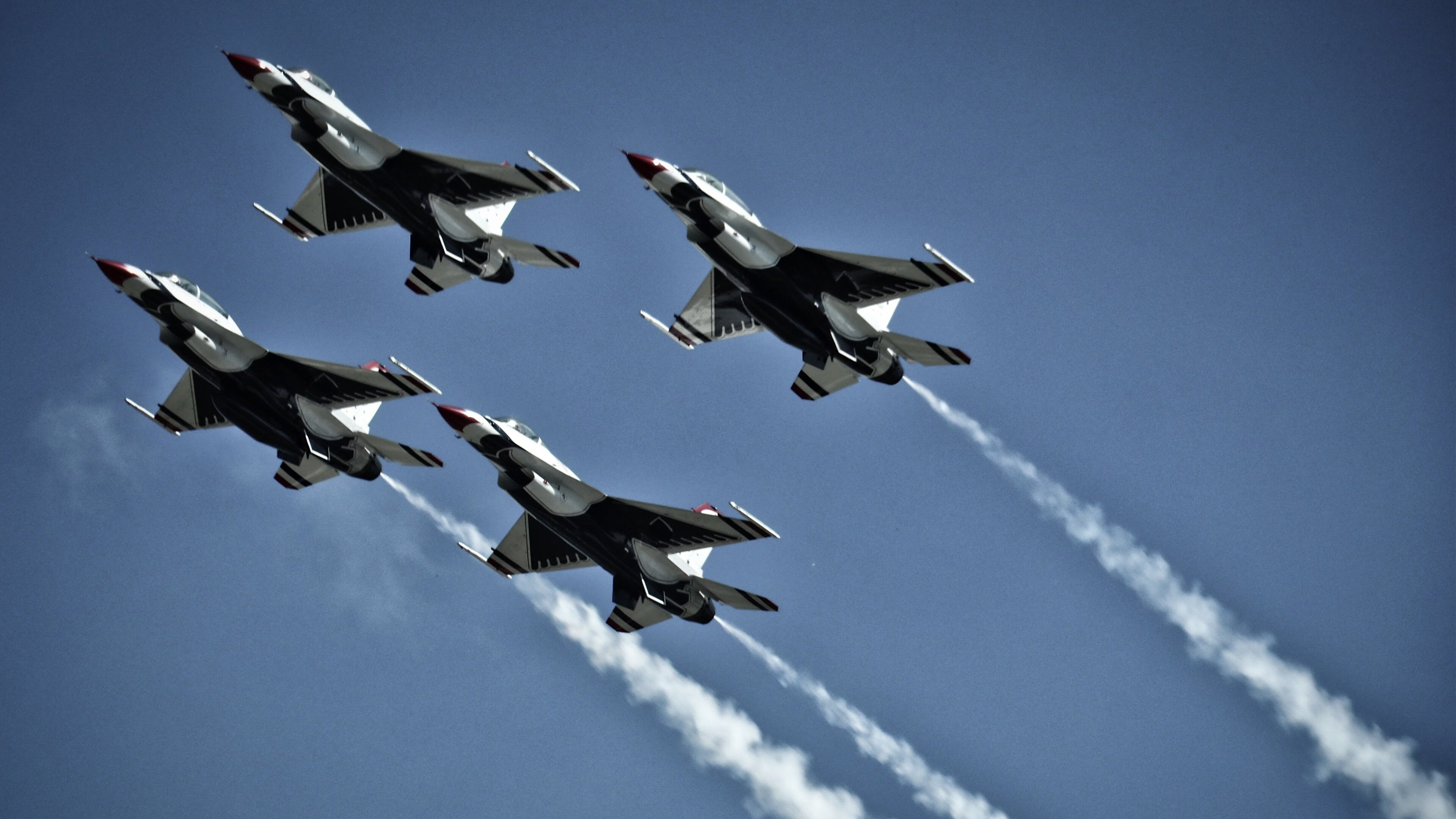 绿茵场的利拉德时刻，当致命三分箭射穿足球之夜